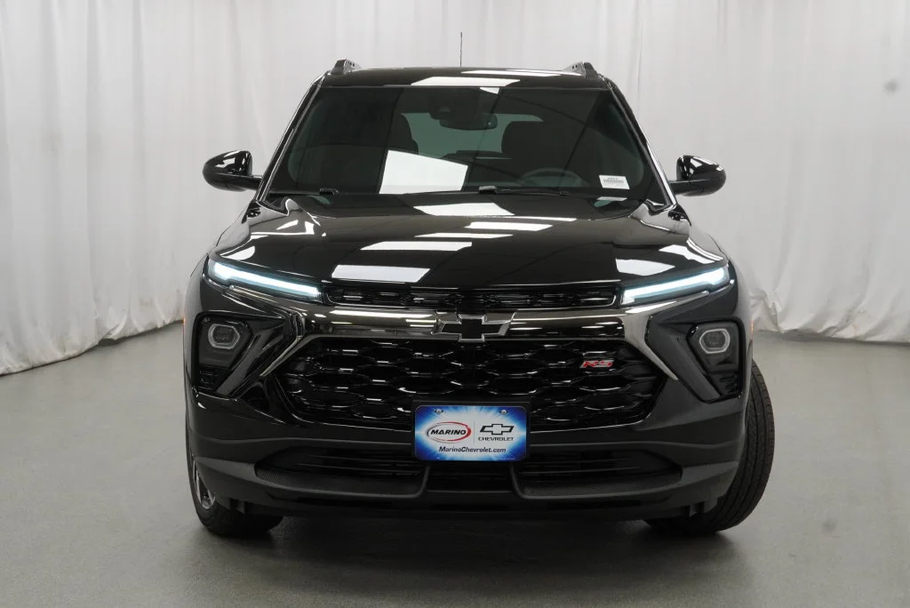 New 2026 Mosaic Black Metallic Chevrolet RS image 11