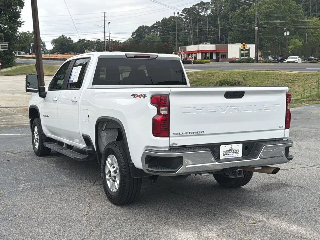 Used 2022 White Chevrolet LT image 5