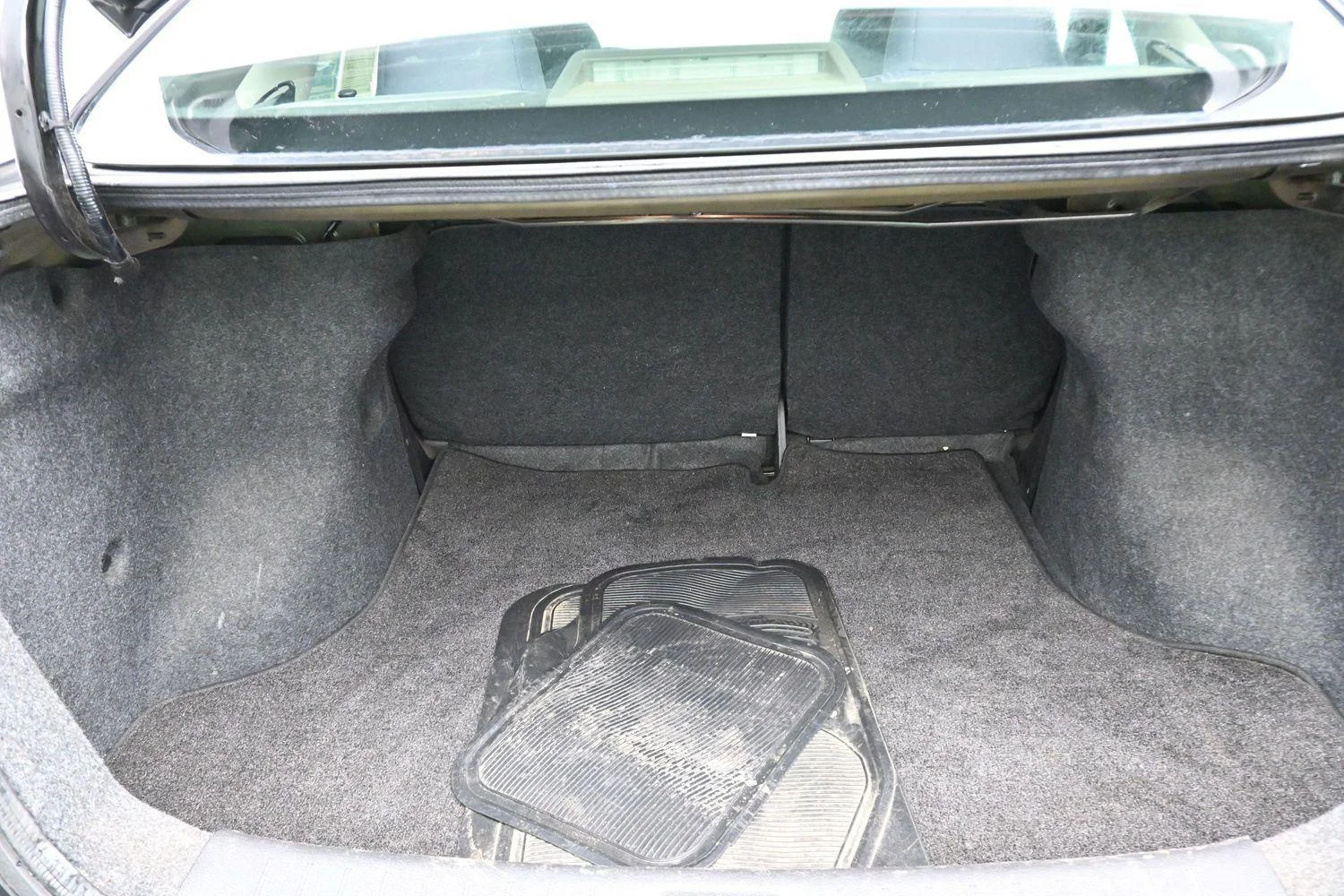 Used 2017 Super Black Nissan SV image 9