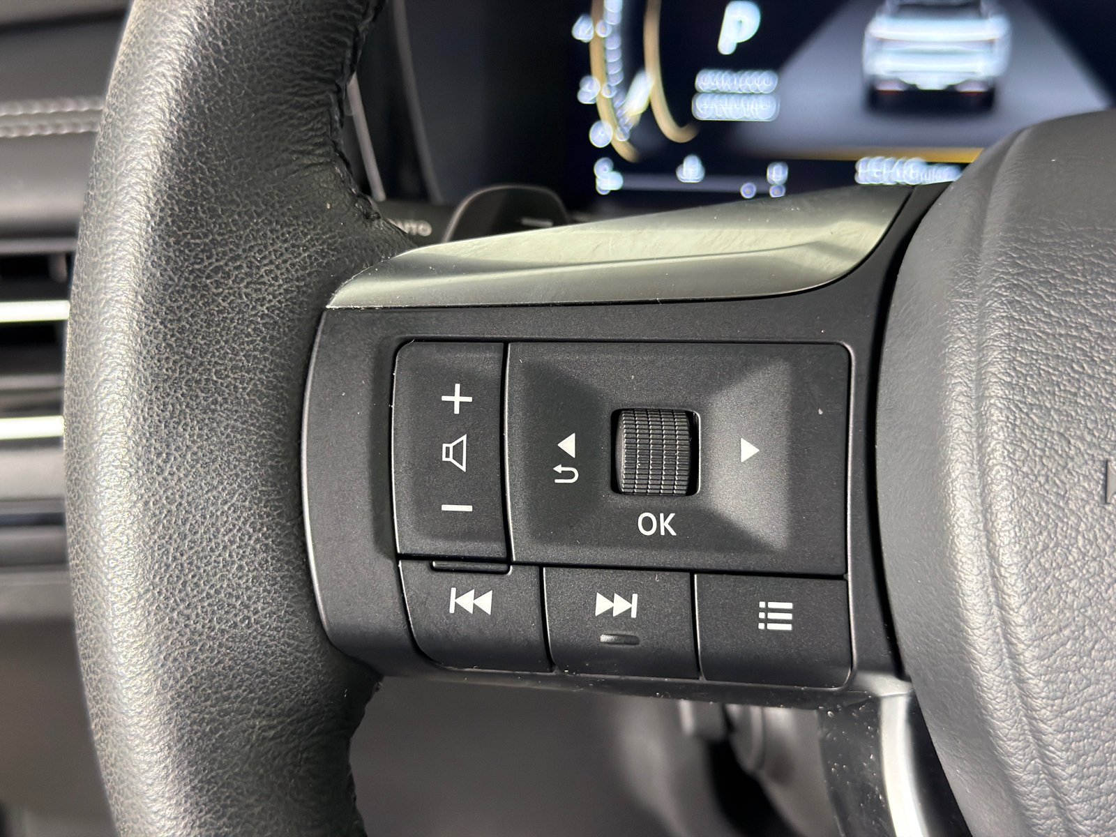 Used 2026 Mineral Black INFINITI LUXE image 27