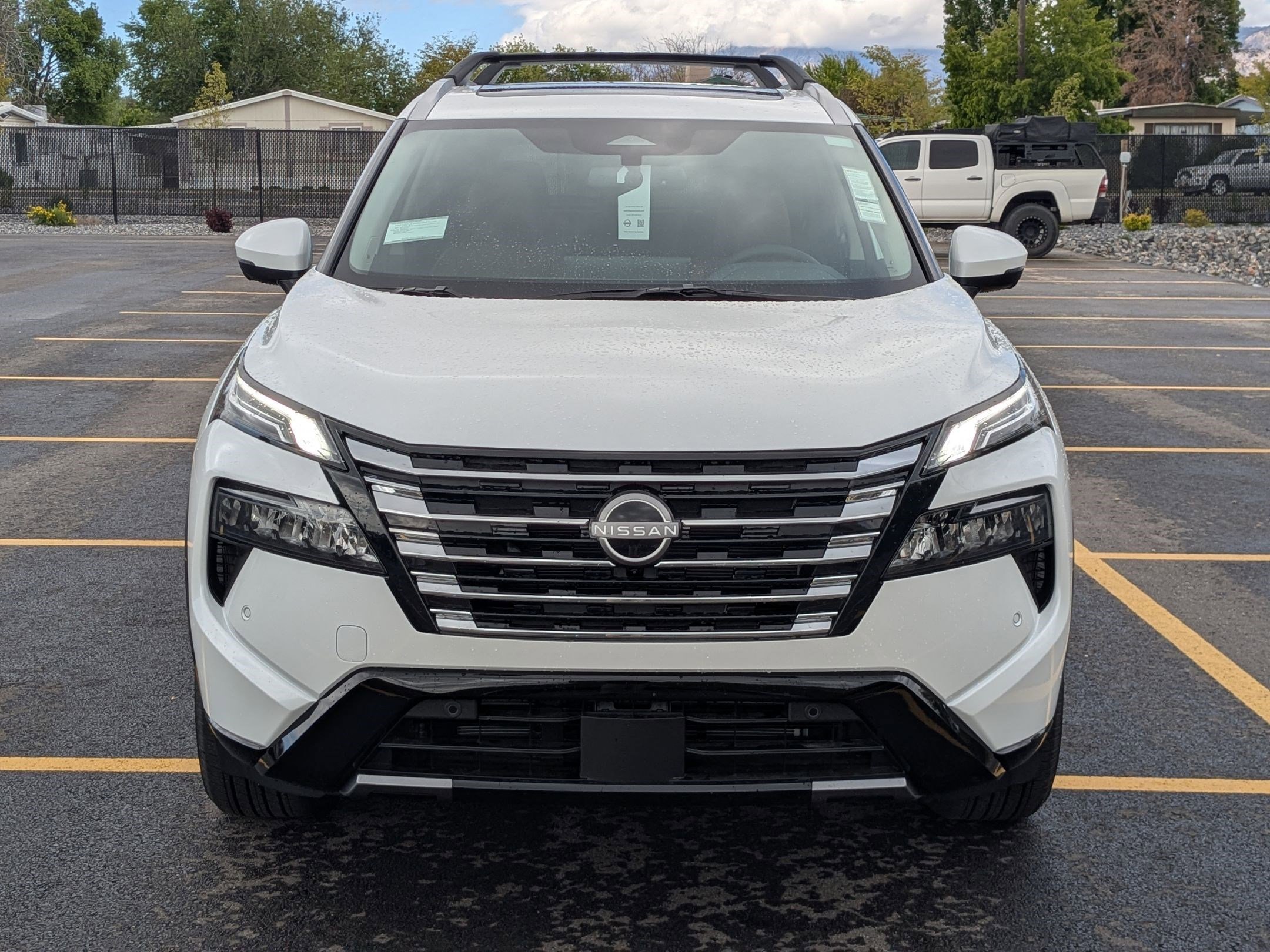 New 2026 Everest White Pearl Tricoat Nissan Platinum image 9
