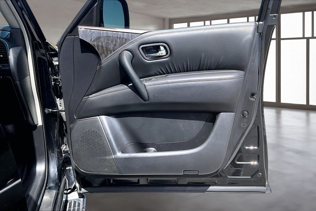 Used 2023 Black Nissan Platinum image 18