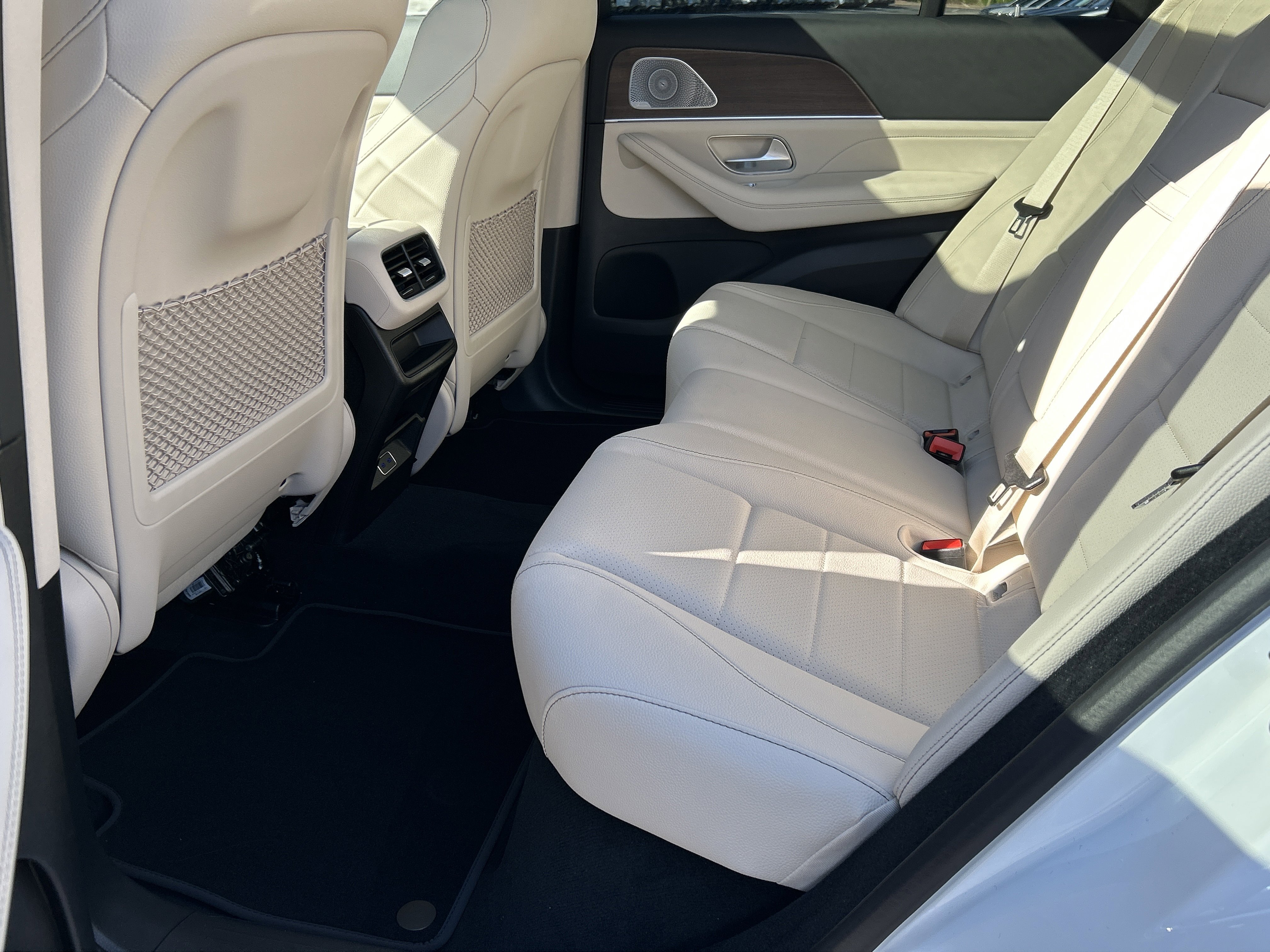 New 2026 Polar White Mercedes-Benz GLE 350 4MATIC® SUV image 35