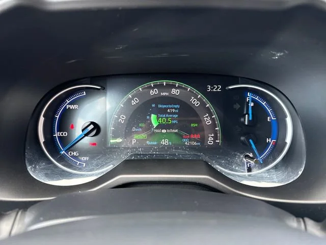 2024 Toyota RAV4 SE - Photo 22