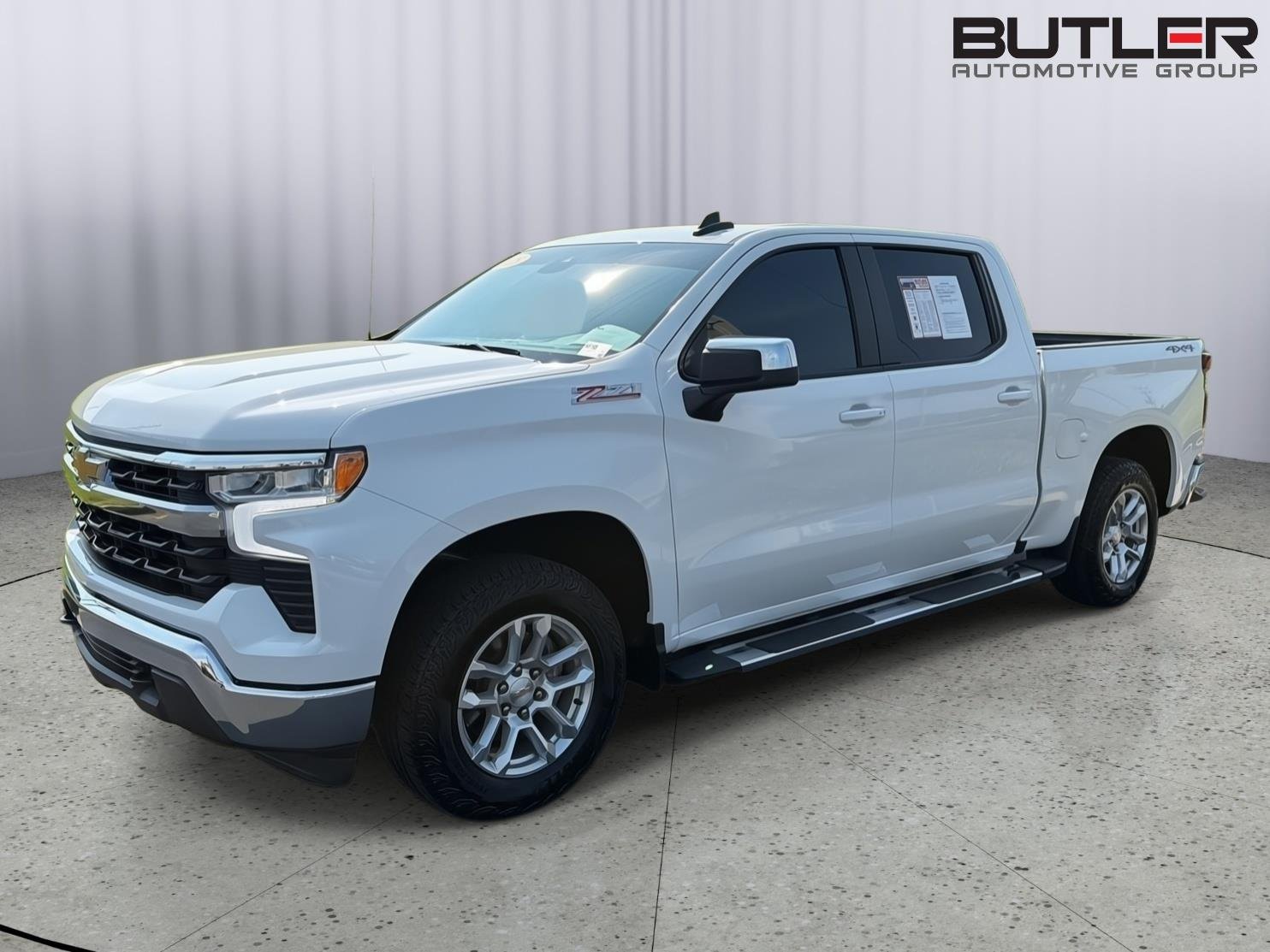 Used 2025 Summit White Chevrolet LT image 2