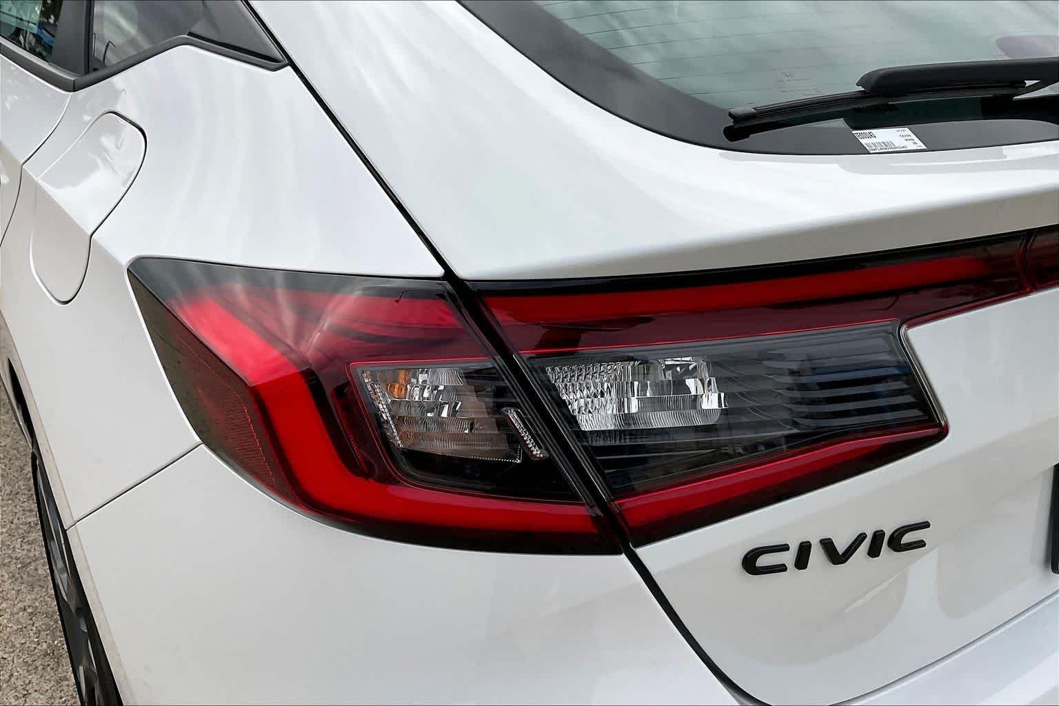 2026 Honda Civic Hatchback Sport Touring - Photo 14