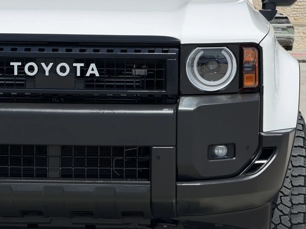 Used 2025 White Toyota 1958 image 8