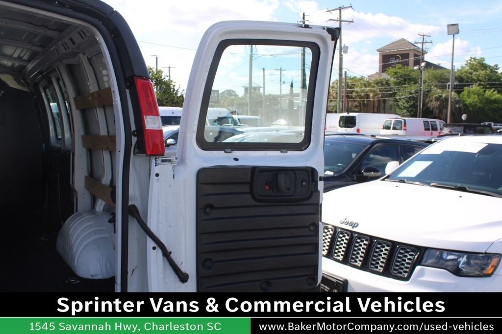 2023 GMC Savana Cargo Work Van - Photo 22