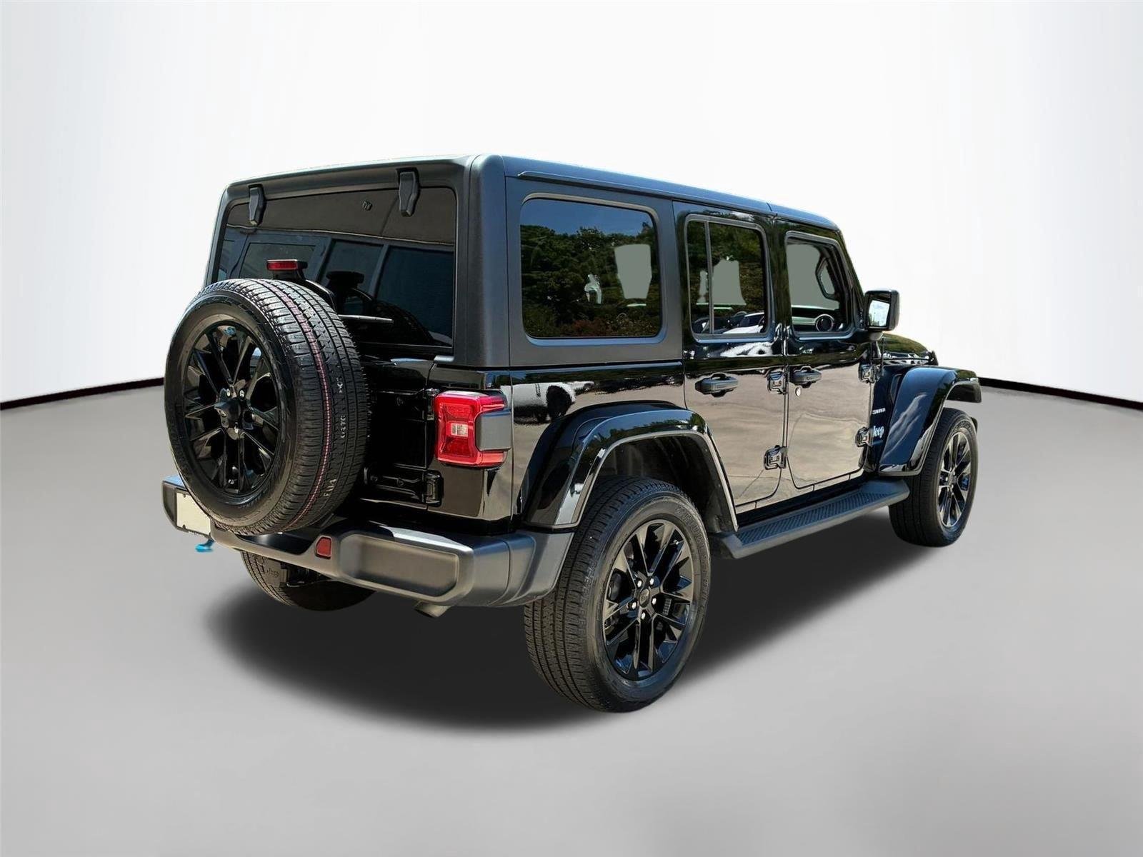 Used 2023 Black Clearcoat Jeep Sahara image 5