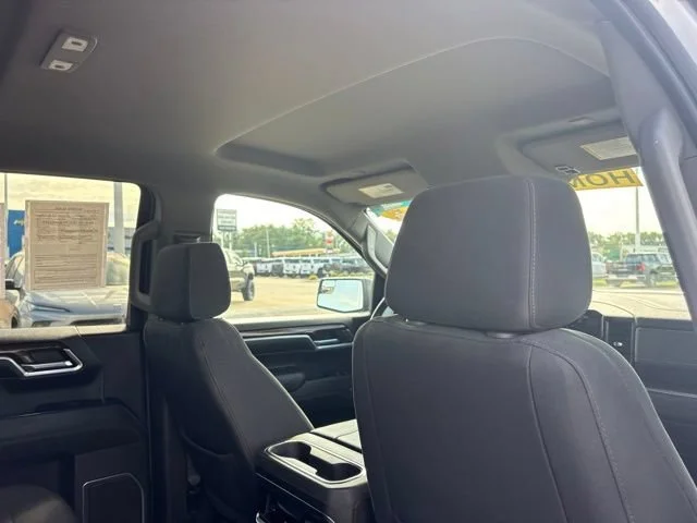 Used 2022 SUMMIT WHITE GMC Elevation image 39