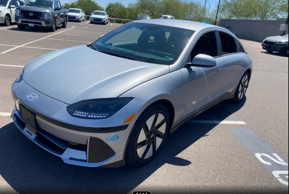 2024 Hyundai Ioniq 6 SE RWD's photo