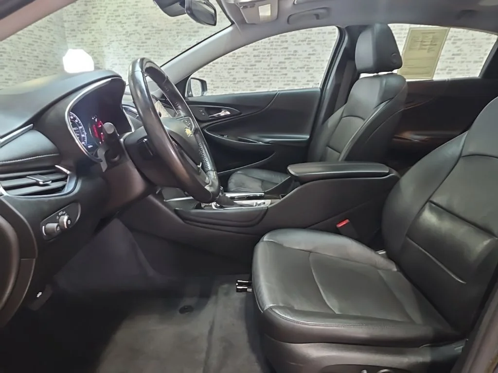 Used 2022 Blue Chevrolet Premier image 22