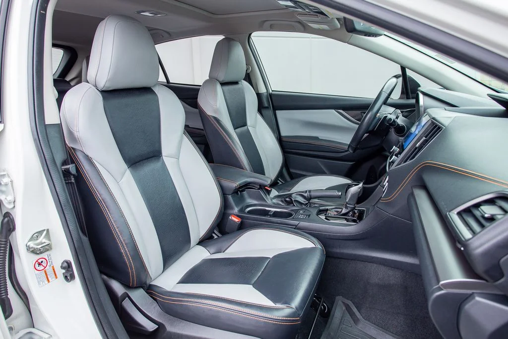 Used 2020 Crystal White Pearl Subaru Limited image 20