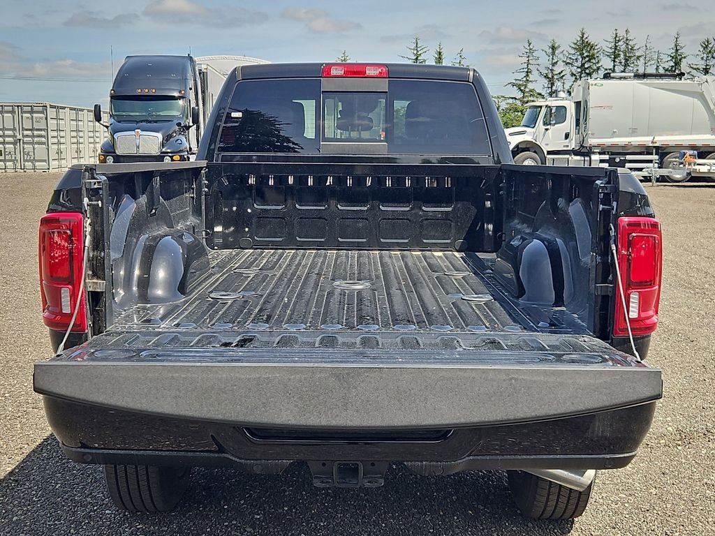 New 2026 Diamond Black Crystal Pearl-Coat Exterior Paint RAM Laramie image 10