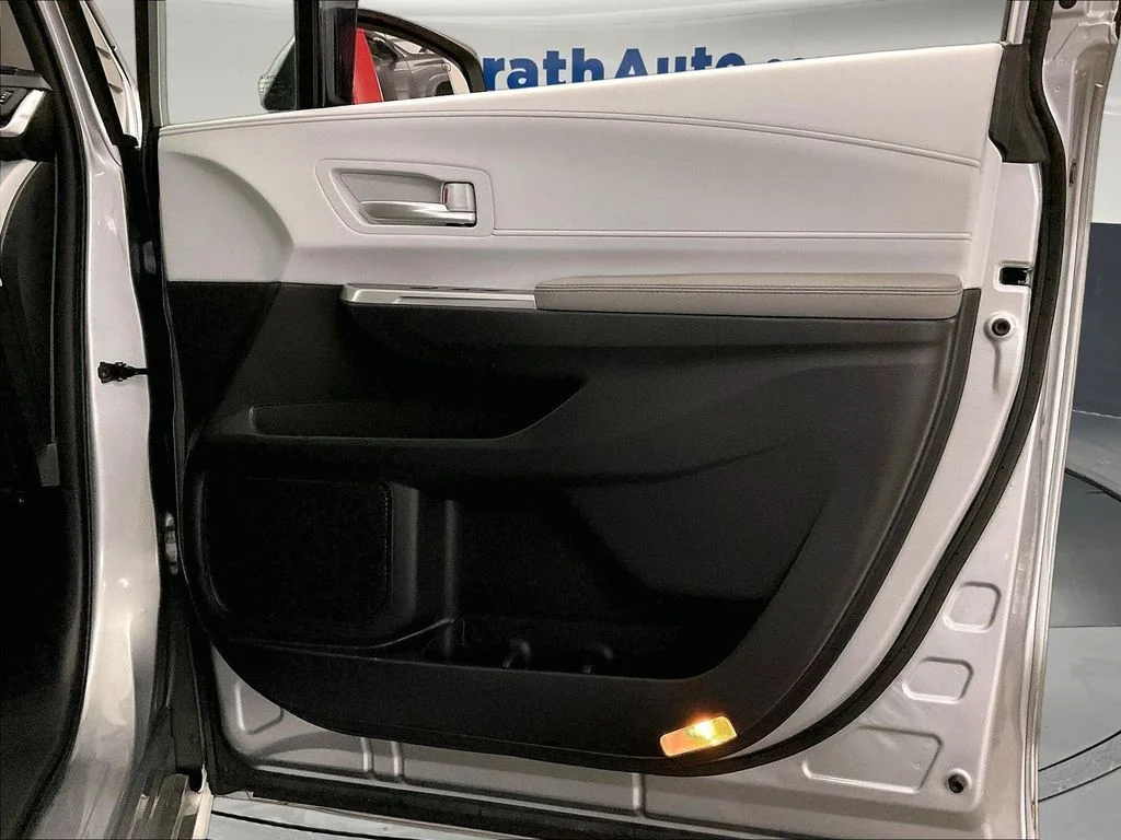 Used 2025 Silver Toyota XLE image 28