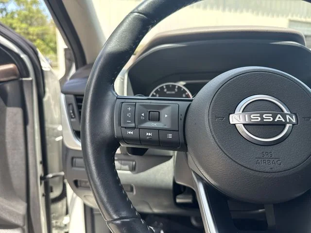 Used 2023 White Nissan SV image 17