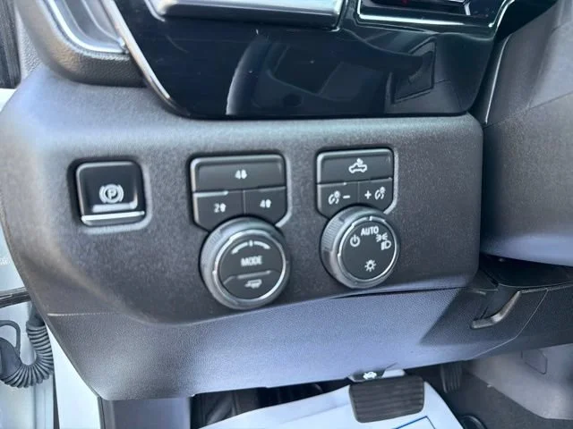 Used 2026 Summit White Chevrolet LT image 30