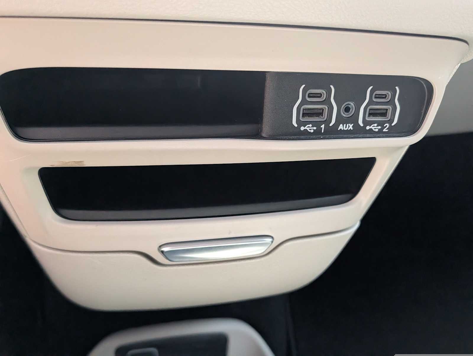 Used 2023 Brilliant Black Crystal Pearlcoat Chrysler LX image 26