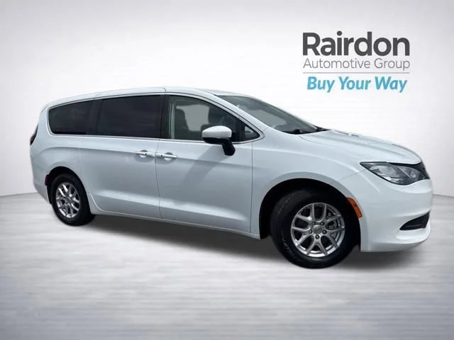 2023 Chrysler Voyager