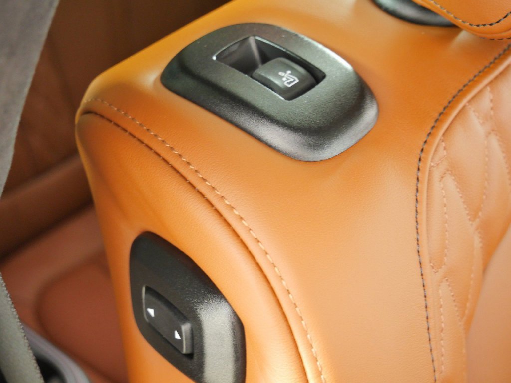 Used 2027 Red BMW xDrive40i image 29