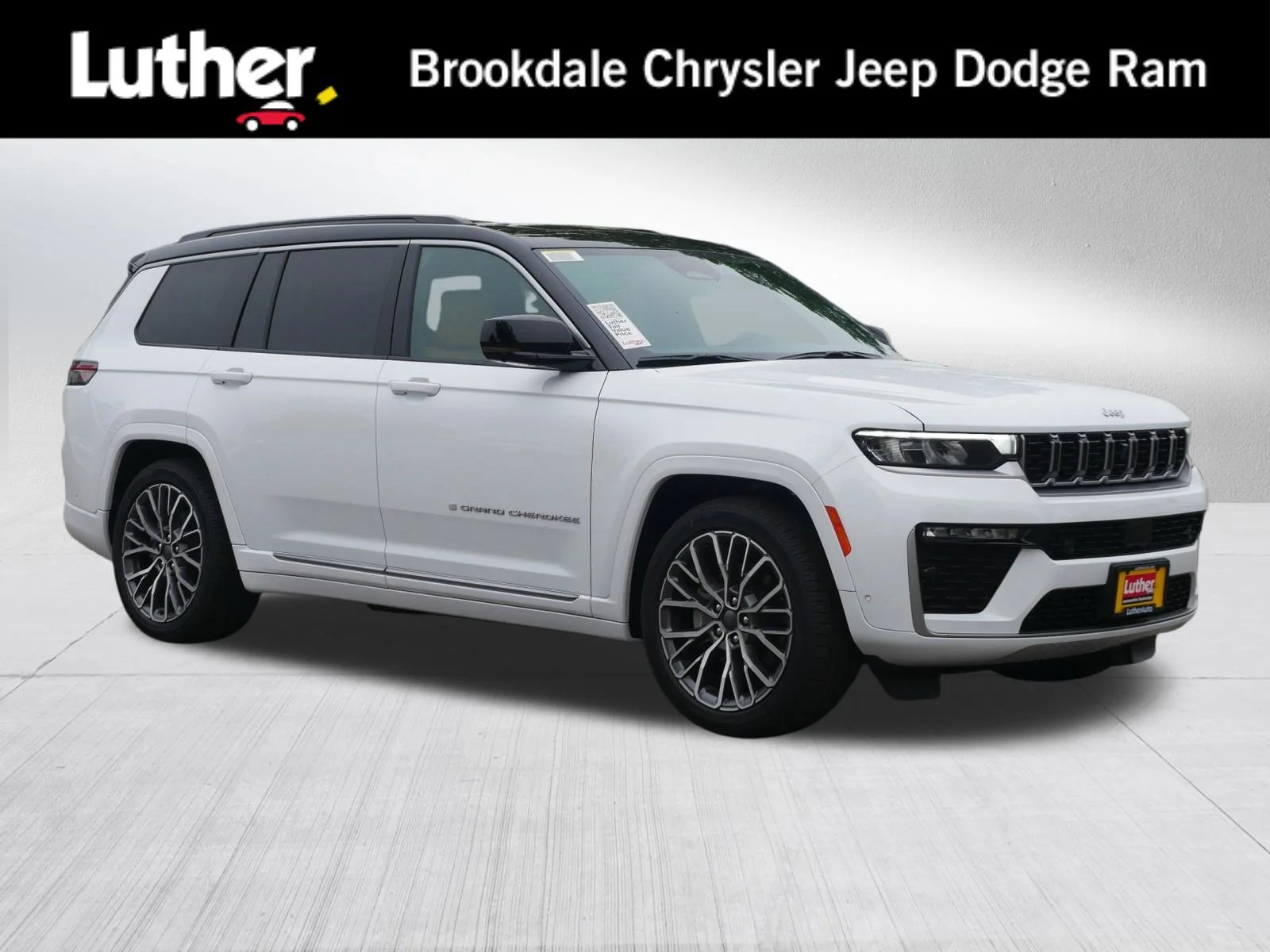 2026 Jeep Grand Cherokee L Summit 4x4's photo