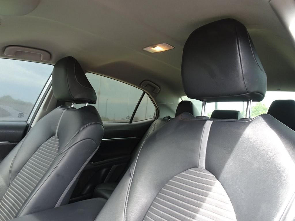 Used 2019 Silver Toyota SE image 9