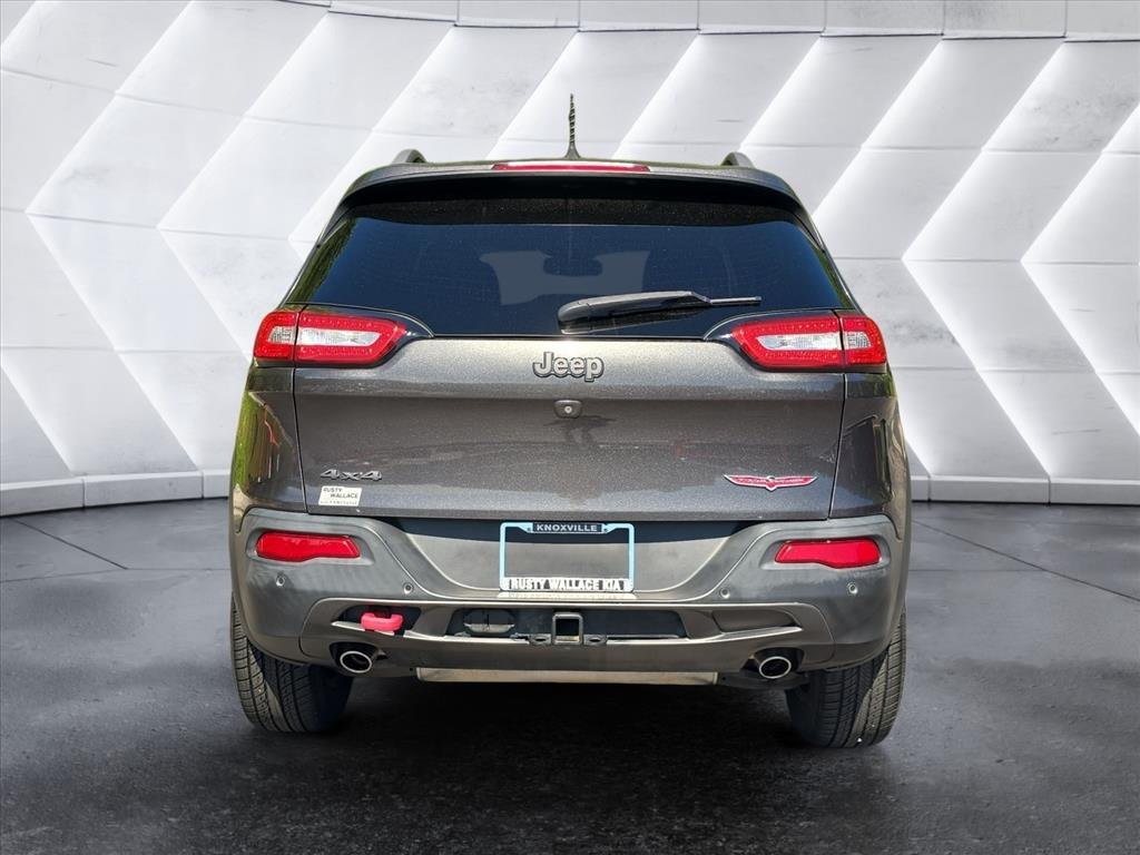 Used 2016 Gray Jeep Trailhawk image 4