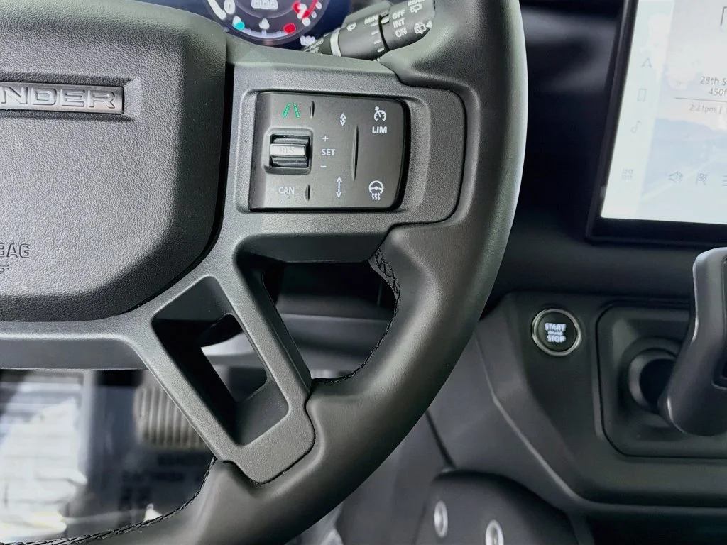Used 2025 Fuji White Land Rover S image 14