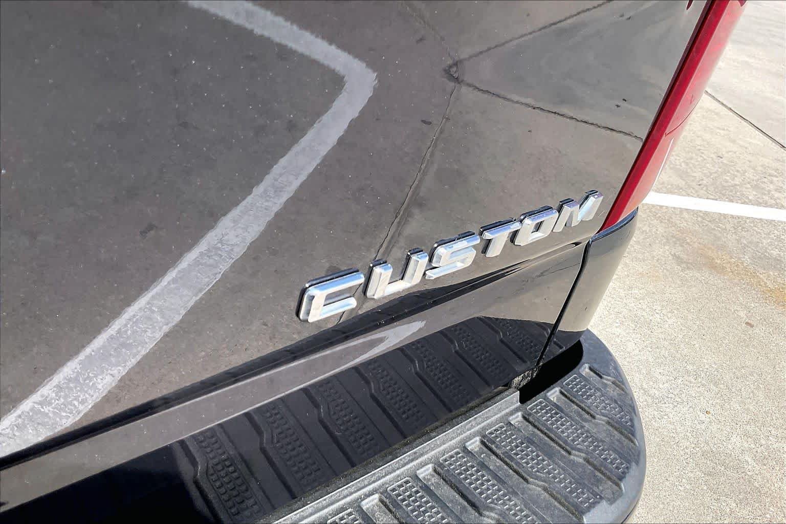 Used 2022 Dark Ash Metallic Chevrolet Custom image 10