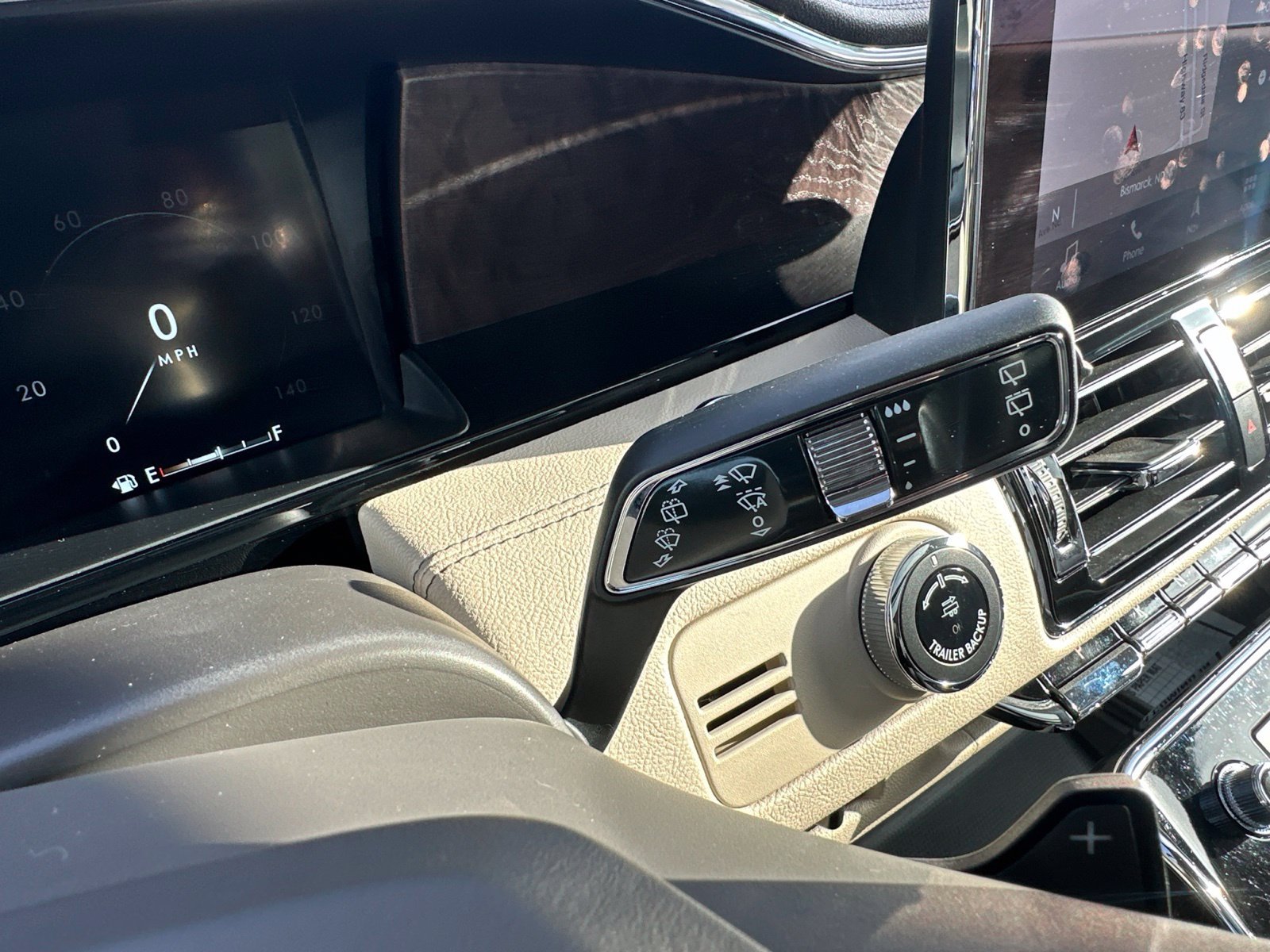 Used 2019 White Lincoln Reserve image 56