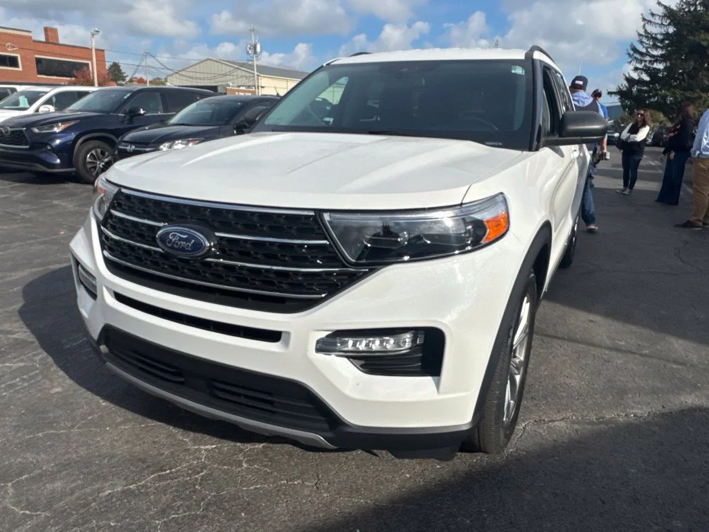Used 2022 White Metallic Ford XLT image 53