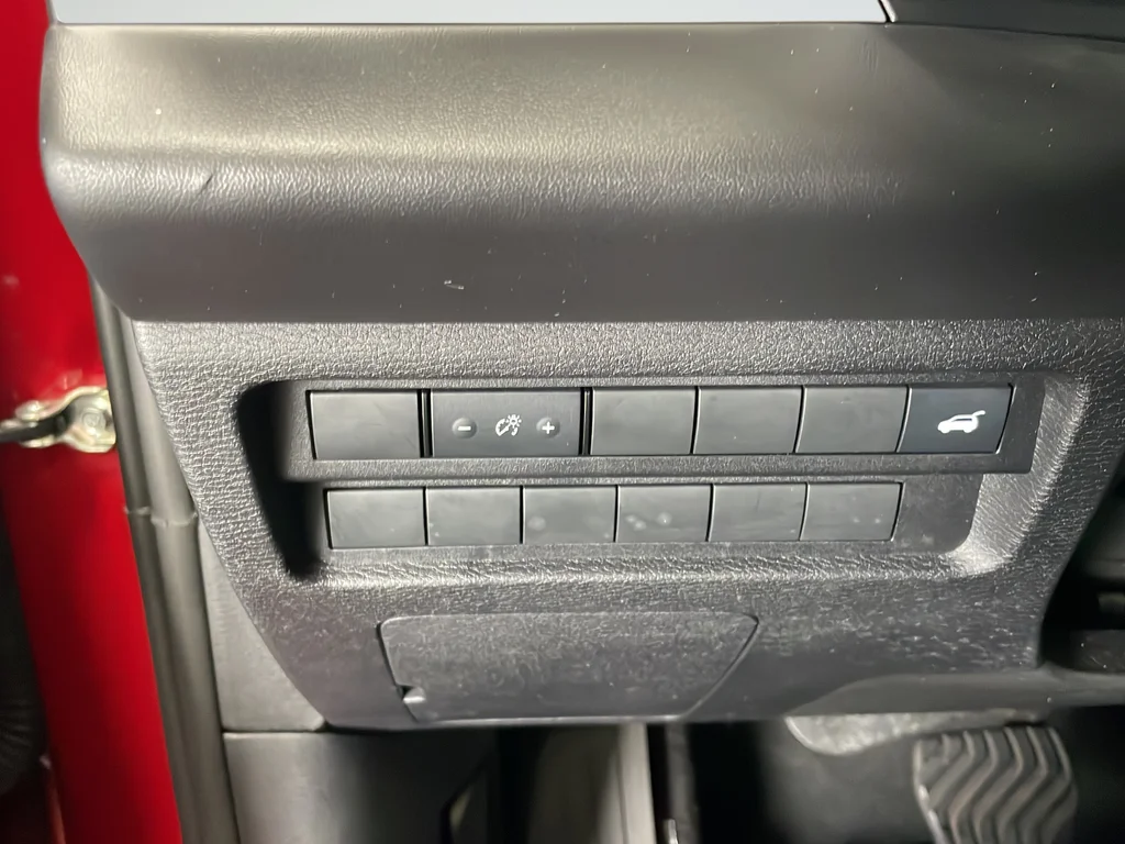 Used 2024 Red Mitsubishi SE image 28