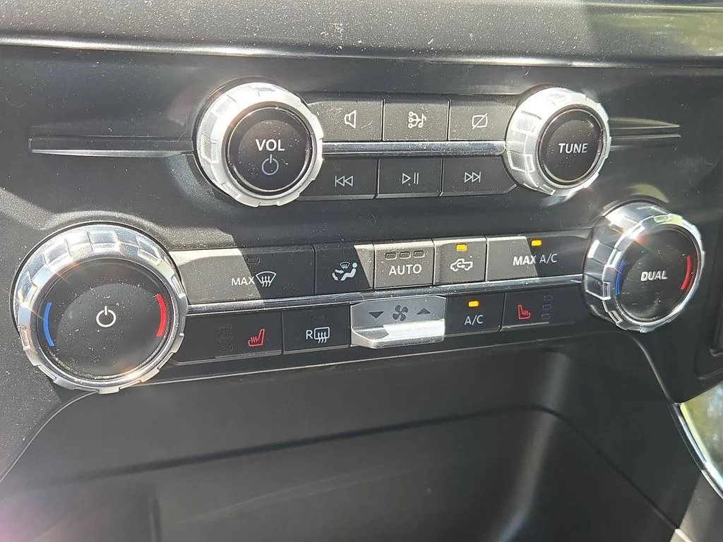 Used 2022 Gray Metallic Ford XLT image 37