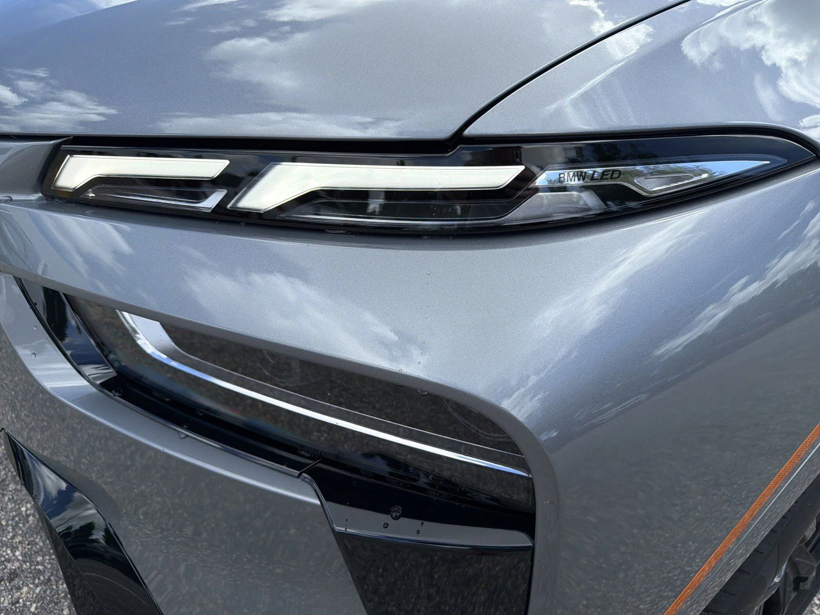 New 2027 Skyscraper Grey Metallic BMW xDrive40i image 9