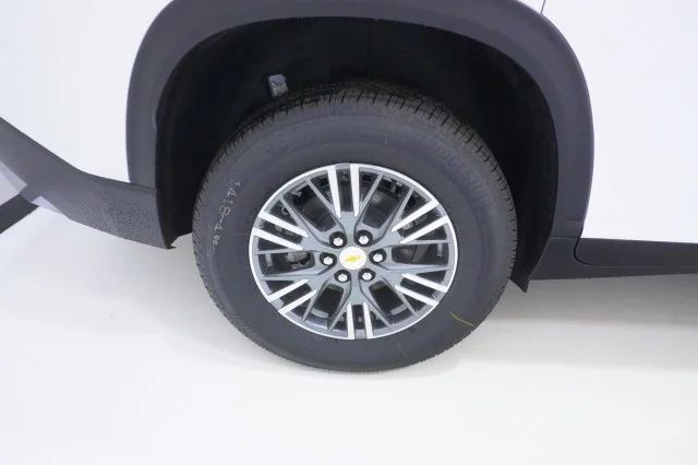 New 2026 Summit White Chevrolet LT image 6