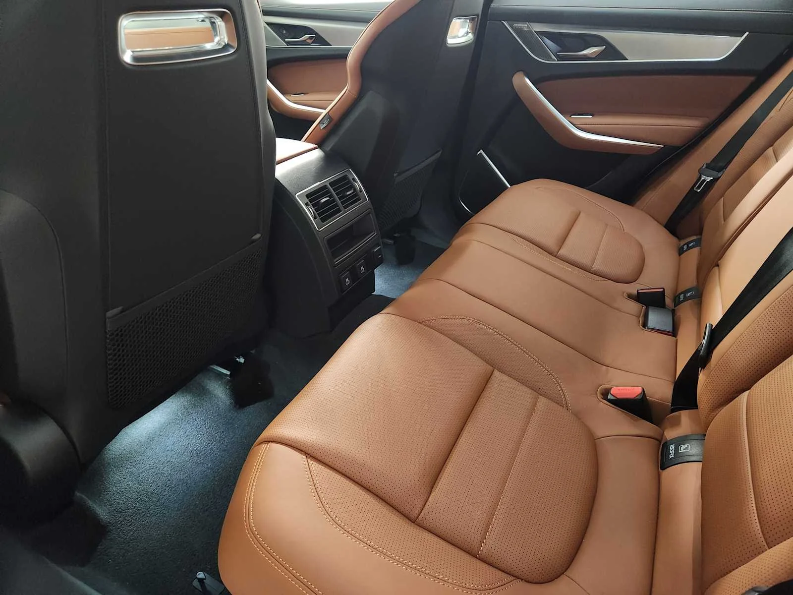 2026 Jaguar F-Pace R-Dynamic S - Photo 47