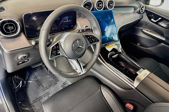 New 2027 Graphite Grey Metallic Mercedes-Benz GLC 300 image 39