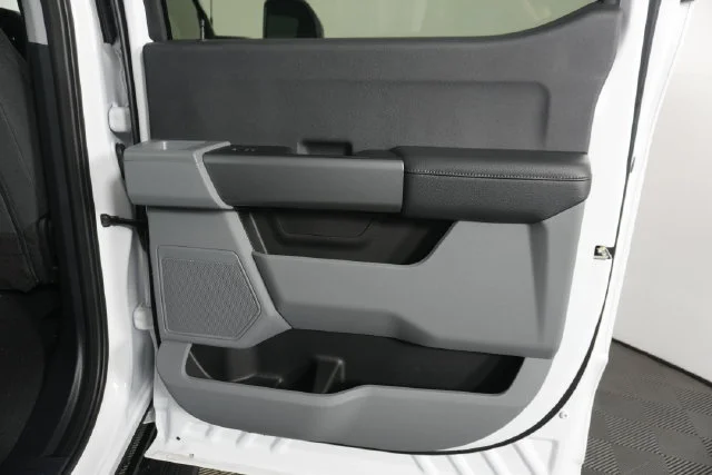 New 2026 Oxford White Ford F-250® XLT image 31