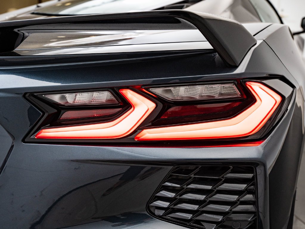 Used 2020 Shadow Gray Metallic Chevrolet Stingray image 9