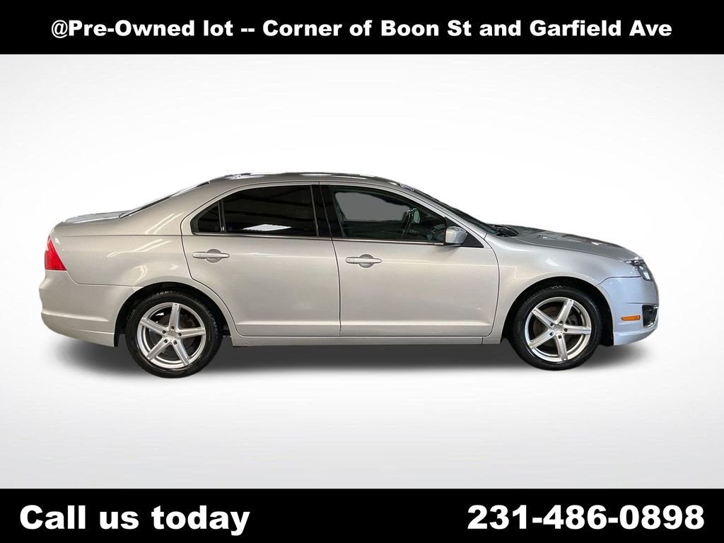 Used 2010  Ford SEL image 6