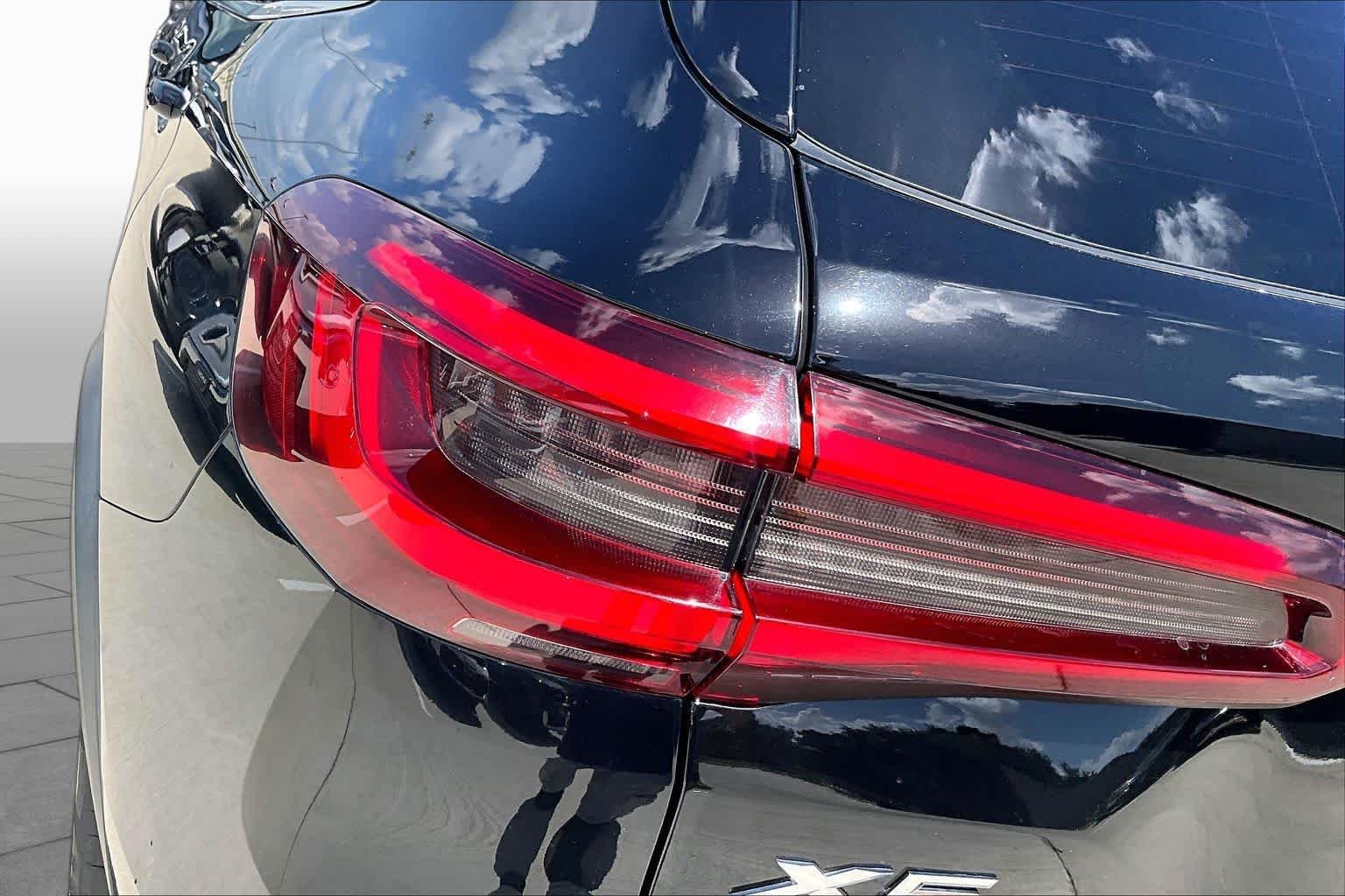 Used 2020 Jet Black BMW xDrive40i image 28