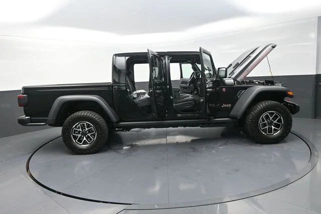 New 2026 Black Clear-Coat Exterior Paint Jeep Rubicon image 39