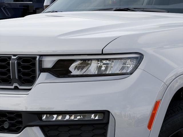 New 2026 Bright White Clear-Coat Exterior Paint Jeep Limited image 20