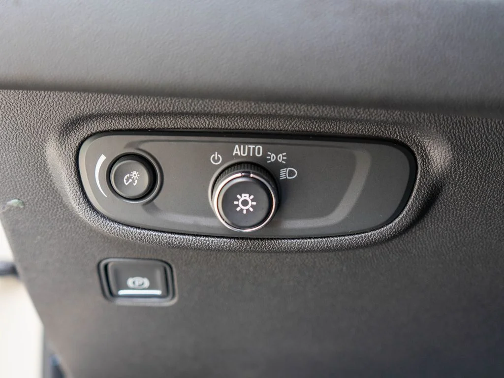 Used 2023 Beige GMC SLE image 17