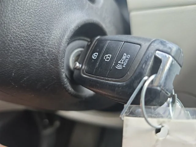 Used 2023 Black Hyundai SE image 19