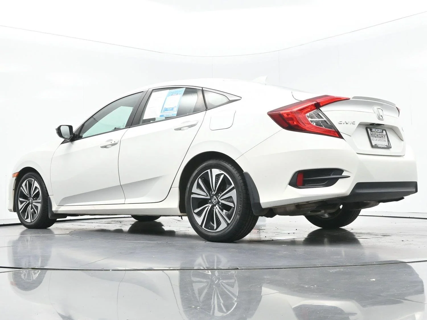 Used 2017 White Orchid Pearl Honda EX-T image 44