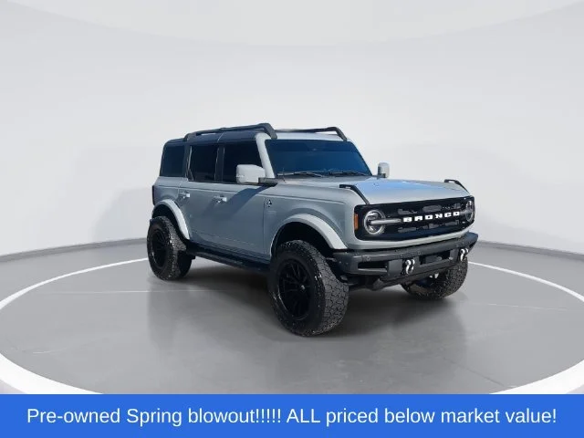 Used 2021 Green Ford Outer Banks image 2