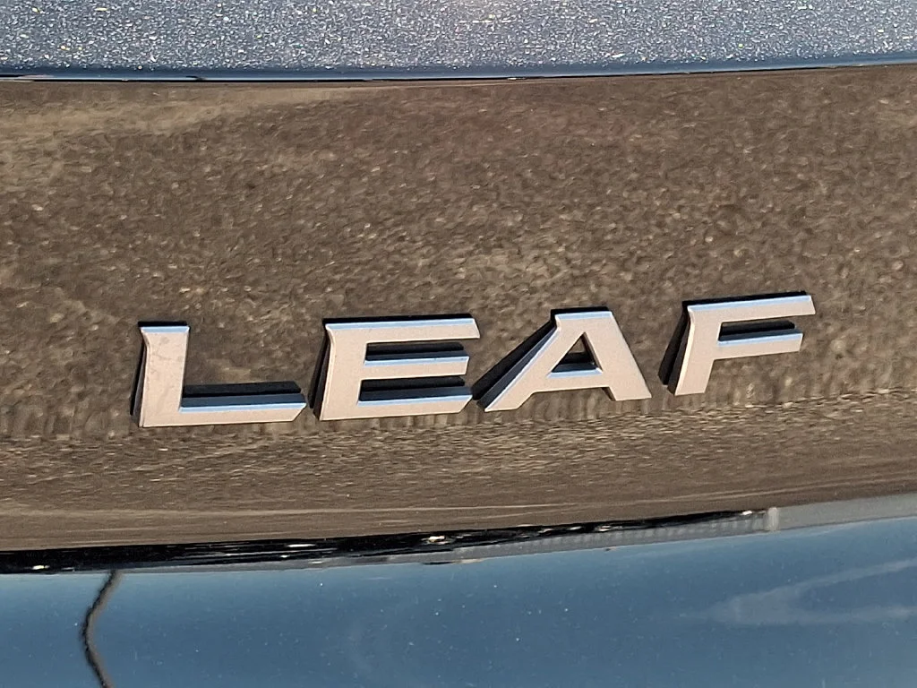 Used 2023 Blue Nissan SV Plus image 31