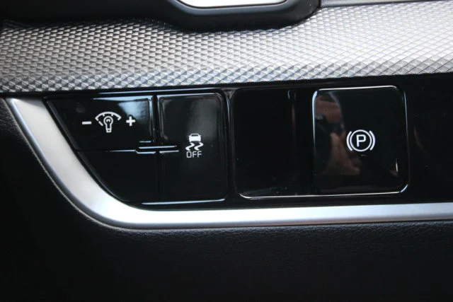 Used 2023 White Kia LX image 17