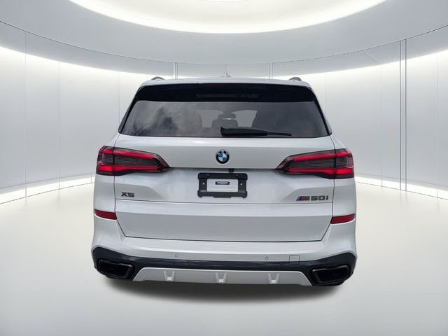 Used 2022 White BMW M50i image 5